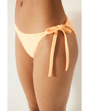 Tie-Offset-Bikini-Höschen mit niedrigem Bund