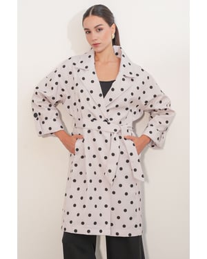 Gürteltrenchcoat mit doppelter Knopfleiste