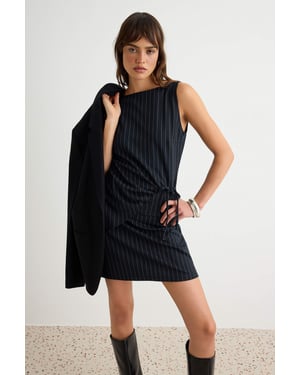 Trendyol Damen kurzes ärmelloses Bodycon-Kleid mit Streifen - Marineblau/Blau