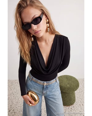 TRENDYOLMİLLA Damen Schwarz Einfarbig Lang, Tailliert Bodys