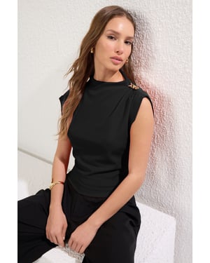 TRENDYOLMİLLA Damen Schwarz Einfarbig Ärmellos Tailliert Blusen