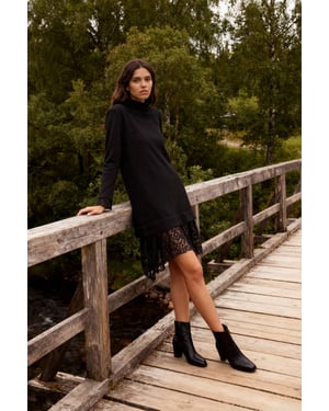 Trendyol TRENDYOLMİLLA Kurz/Minikleid, gerade Passform, unifarben für Damen - Schwarz