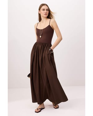 TRENDYOLMİLLA Damen Braun Einfarbig Maxi Ärmellos Casual Skater Kleider