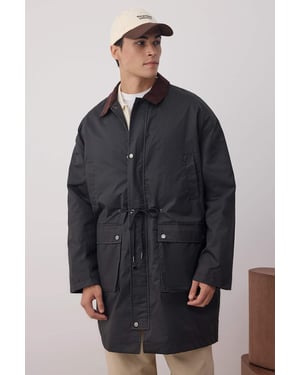 TRENDYOL MAN Herren Schwarz Einfarbig Lang Tailliert Winter Jacken