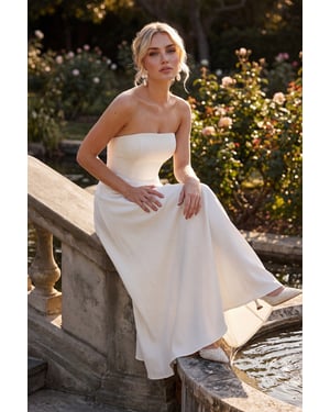TRENDYOLMİLLA Damen Weiß Einfarbig Midi Ärmellos Elegant/Abend Skater Kleider