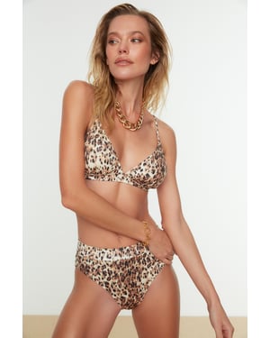 Junges Bikini-Set in Braun