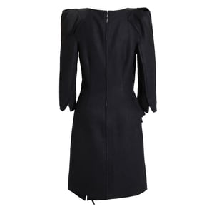 Kleid aus Stretch-Wildleder mit Rüsche am Rock