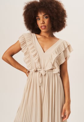 Plissierter Culotte-Overall mit Rüschendetail