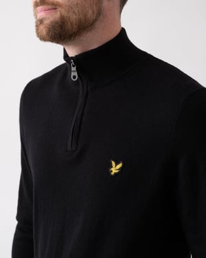 Lyle & Scott � Pullover aus Baumwollmerinowolle mit 1/4-Rei�verschluss in Schwarz