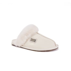 Geschlossene Pantolette aus Satin in Hellbraun