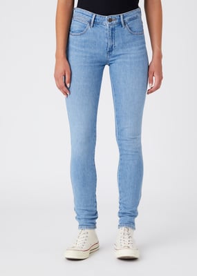 Wrangler - skinny in den wolken
