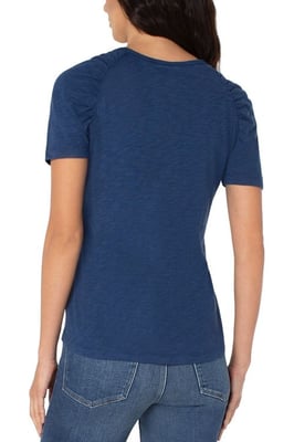 Gesmoktes, kurzärmliges T-Shirt aus Flammstrick in Nachthimmelblau