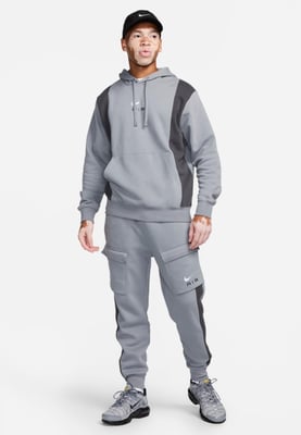 Nike Herren-Panel-Trainingsanzug in kühlem Grau