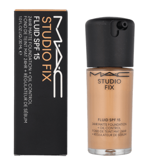 MAC Studio Fix Fluid Foundation SPF15.