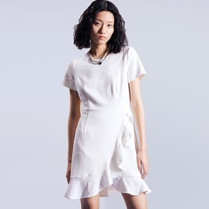 Kurzes Skaterkleid mit Rüschen