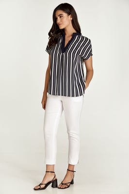 Blau-weiß gestreiftes ärmelloses Top