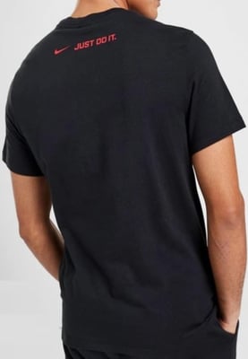 Nike Swoosh Air Herren-T-Shirt in Schwarz