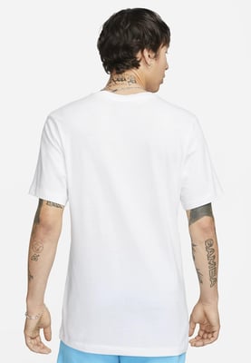 Nike M NSW Club+ BRD PK HBR T-Shirt in Weiß