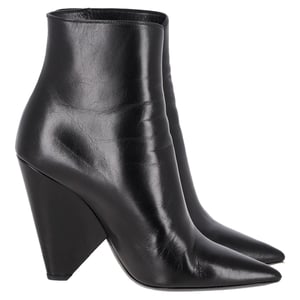 Saint Laurent Pyramid-Absatz Stiefeletten aus schwarzem Leder