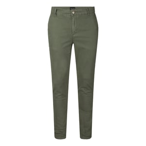 Herren Chino von der Marke Presly & Sun. Die Chino von Presly & Sun besteht aus Bio-Baumwolle und Elastan und hat eine schmale Passform. Die weiche Baumwolle und das Elastan sorgen für einen hohen Tragekomfort.  Marke: Presly & SunModellname: Samuel ChinoKategorie: Chino für HerrenMaterialien: Baumwolle/ElastanFarbe: grün