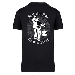 Herren-T-Shirt von der Marke Ballin Est. 2013. Die Shirts von Ballin Est. 2013 sind aus 100% Bio-Baumwolle gefertigt und haben eine normale Passform. Die weiche Baumwolle sorgt für hohen Tragekomfort.  Marke: Ballin Est. 2013Modellname: Backprint Fear ShirtKategorie: Herren-T-ShirtMaterialien: Bio-BaumwolleFarbe: schwarz