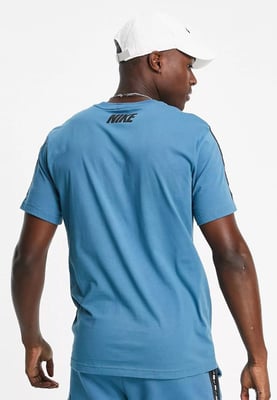Nike Sportswear Repeat T Shirt Club in sturmblau