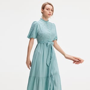 Freizeitkleid mit gestuften Rüschen