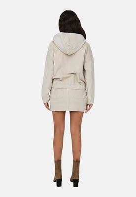 Nur Jacke