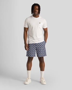 Lyle & Scott Herren Floral Print Resort Shorts in Dunkelblau