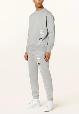 Nike Club Fleece Plus Trainingsanzug mit kleinem Logo in Heather Grey
