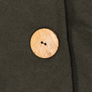 Halswärmer mit Knöpfen aus leichter und atmungsaktiver Mikrofaser 61000 woman