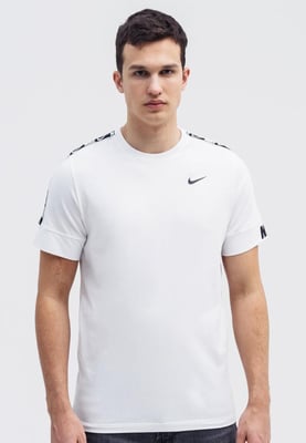 Nike Herren Repeat T Shirt in weiß