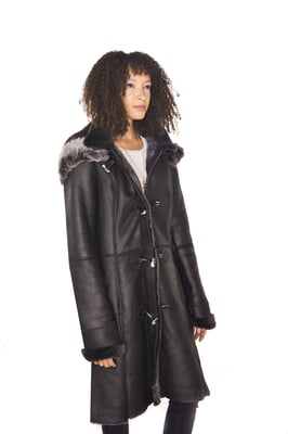 Schwarzer Damen-Dufflecoat aus Schaffell mit Kapuze – Ottawa