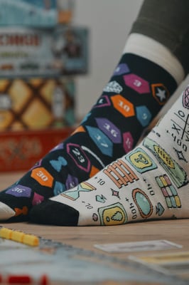 SPOX SOX - Herren & Damen Mismatched Novelty Odd Socks - Brettspiele