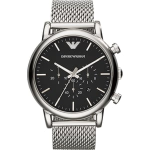 Elegante Herrenuhr der Marke Armani. Die Uhr hat ein Armband, das auch kleiner gemacht werden kann, das Gehäuse hat einen Durchmesser von 46 mm und das Uhrwerk ist Quarz.  Marke: ArmaniModellname: AR1808 (46mm)Kategorie: HerrenuhrMaterialien: EdelstahlFarbe: silber, schwarz