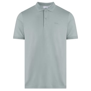 Herren-Poloshirt der Marke Calvin Klein. Die Polos von Calvin Klein sind aus 100% Bio-Baumwolle und haben eine schmale Passform. Die weiche Baumwolle sorgt für hohen Tragekomfort.  Marke: Calvin KleinModellname: Liquid Touch Slim PoloKategorie: Herren-PoloMaterialien: Bio-BaumwolleFarbe: Schiefergrau