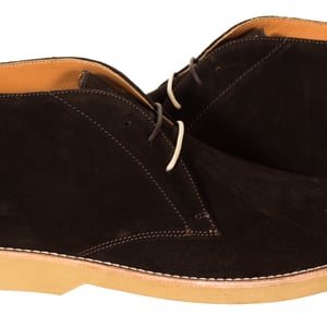 Hochhackiger Herrenschuh mit Gummisohle HMS20444