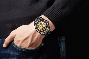 Handmontierte Anthony James Limited Edition Mystique Automatische Schwarze Uhr