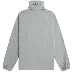 Fred Perry Jacke mit aufgesetzter Tasche und Reißverschluss in Grau