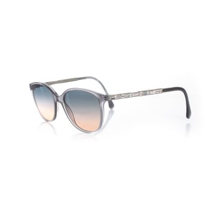 graue Sonnenbrille mit Strassbügeln