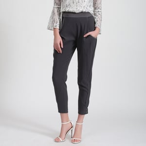 Konisch zulaufende Hose aus Bi-Material