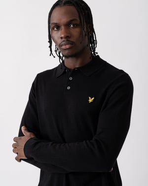 Lyle & Scott Lang�rmliges Strick-Poloshirt aus Merinowolle in Schwarz