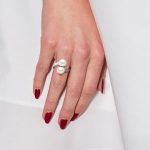 Ring YOU AND ME 2 Wasserperlen Schmuck Sweet White 9-10 mm 925