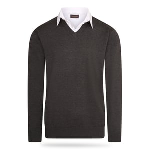 Cappuccino Italia Mock Pullover für Herren. Der Mock Pullover besteht aus 50% Baumwolle und 50% Acryl und hat eine normale Passform. Der Pullover hat einen Hemdkragen, der an den Pullover angenäht ist. Marke: Cappuccino ItaliaModellname: Mock Pullover (mit Hemdkragen)Kategorie: Pullover für HerrenMaterialien: Baumwolle, AcrylFarbe: anthrazitgrau, weiß