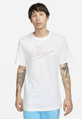 Nike M NSW Club+ BRD PK HBR T-Shirt in Weiß