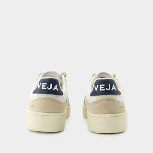 Sneakers V-90 - Veja - Leder - Steinweiß