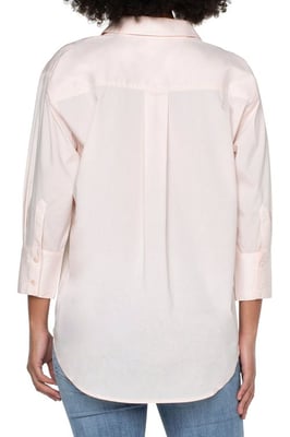 Übergroßes klassisches Button-Down-Hemd in heller Pfingstrose