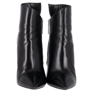 Saint Laurent Pyramid-Absatz Stiefeletten aus schwarzem Leder