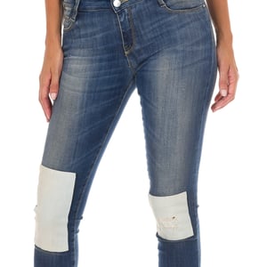 Lange Denim-Hose mit Trageeffekt und schmal geschnittenen Säumen 10DB50350 woman
