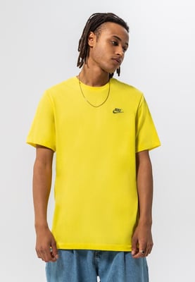 Nike Sportswear Club Herren-T-Shirt in Gelb
